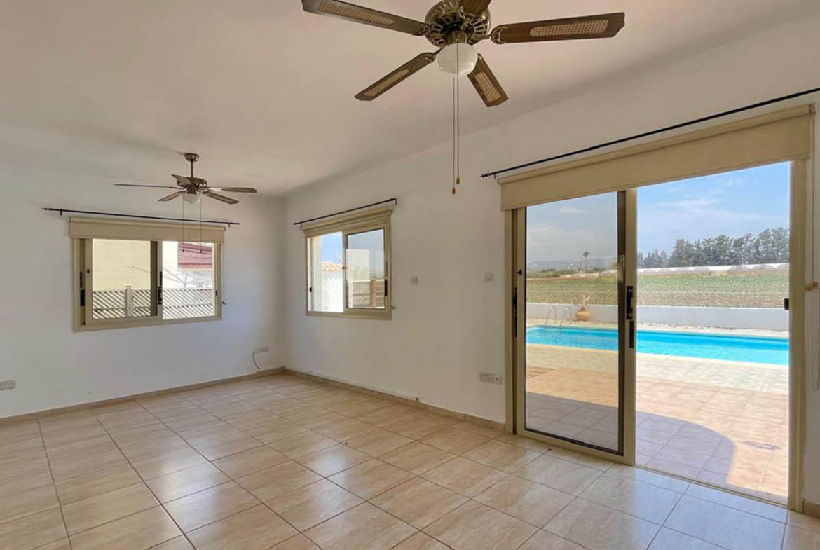 3 bedroom Villa with Pool and Sea View Just Steps from the Beach