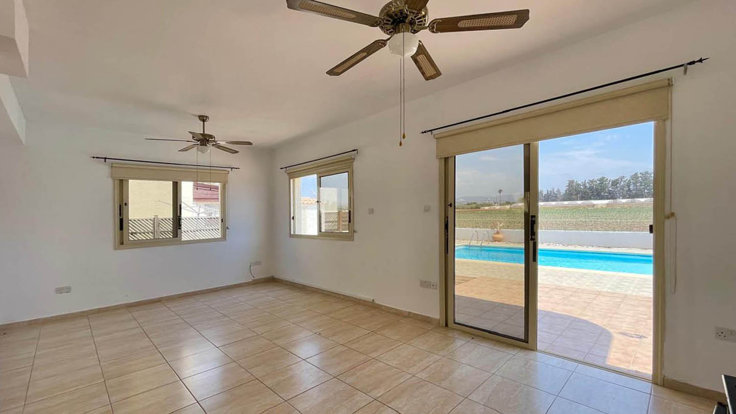 3 bedroom Villa with Pool and Sea View Just Steps from the Beach