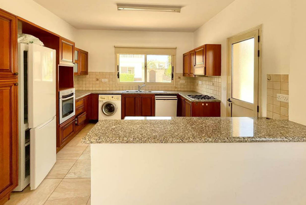 3 bedroom Villa with Pool and Sea View Just Steps from the Beach