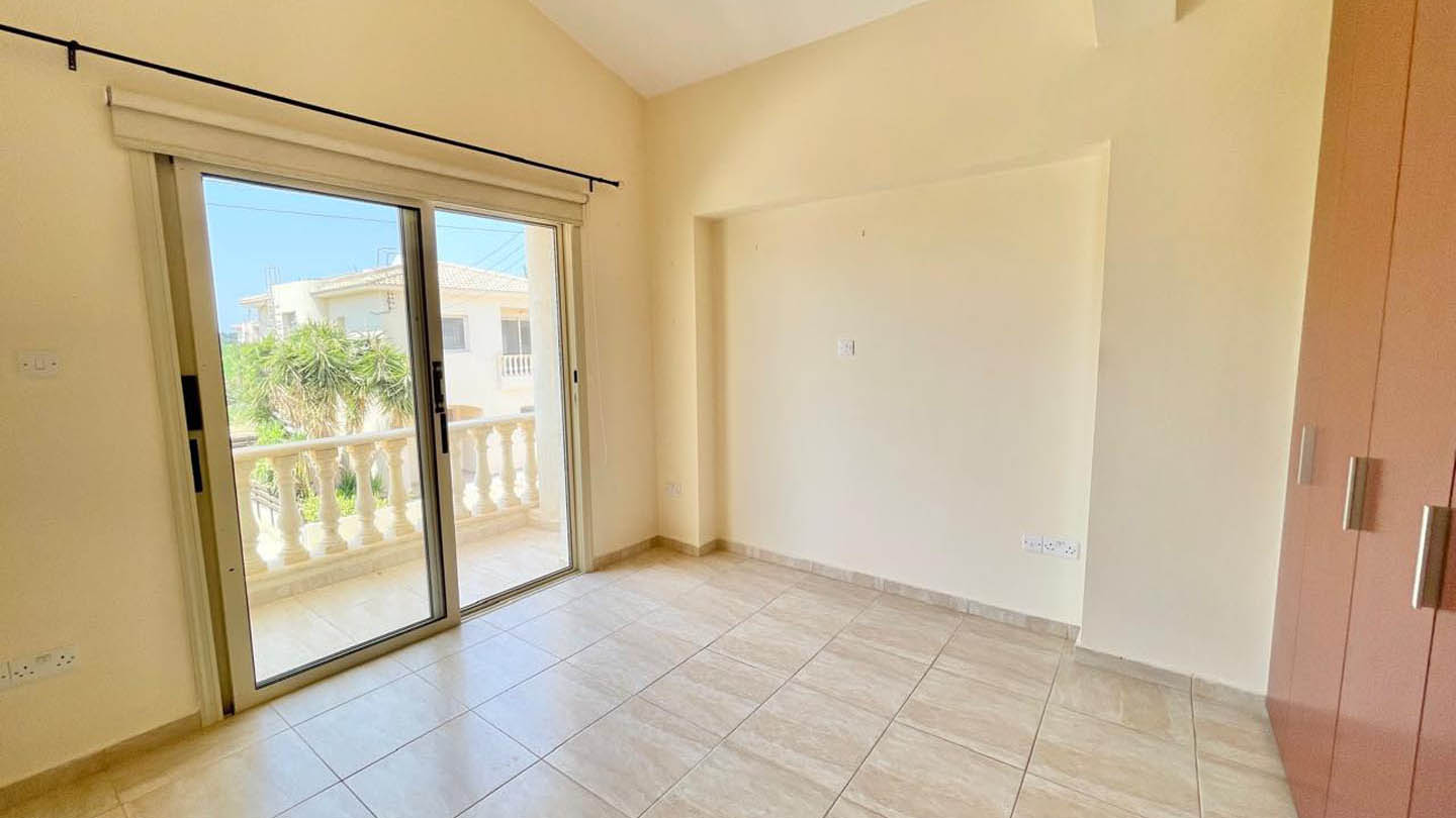 3 bedroom Villa with Pool and Sea View Just Steps from the Beach