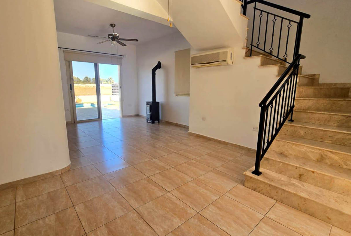 3 bedroom Villa with Pool and Sea View Just Steps from the Beach