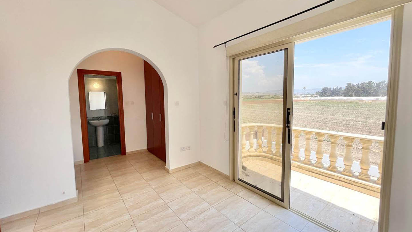 3 bedroom Villa with Pool and Sea View Just Steps from the Beach