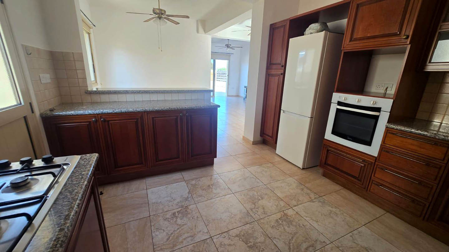 key-ready-villa-for-sale- paphos-cyprus6 3 bedroom Villa with Pool and Sea View Just Steps from the Beach