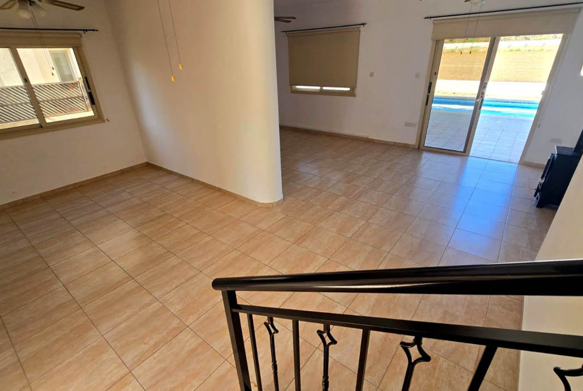 3 bedroom Villa with Pool and Sea View Just Steps from the Beach