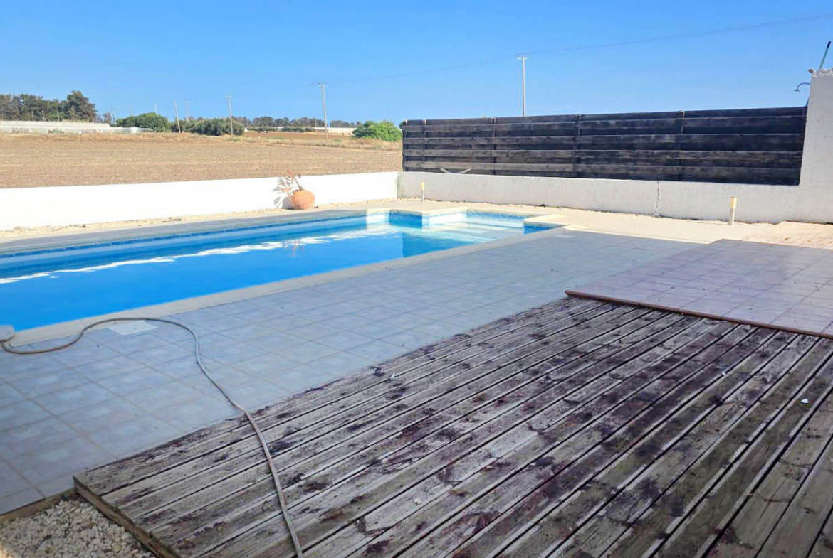 3 bedroom Villa with Pool and Sea View Just Steps from the Beach