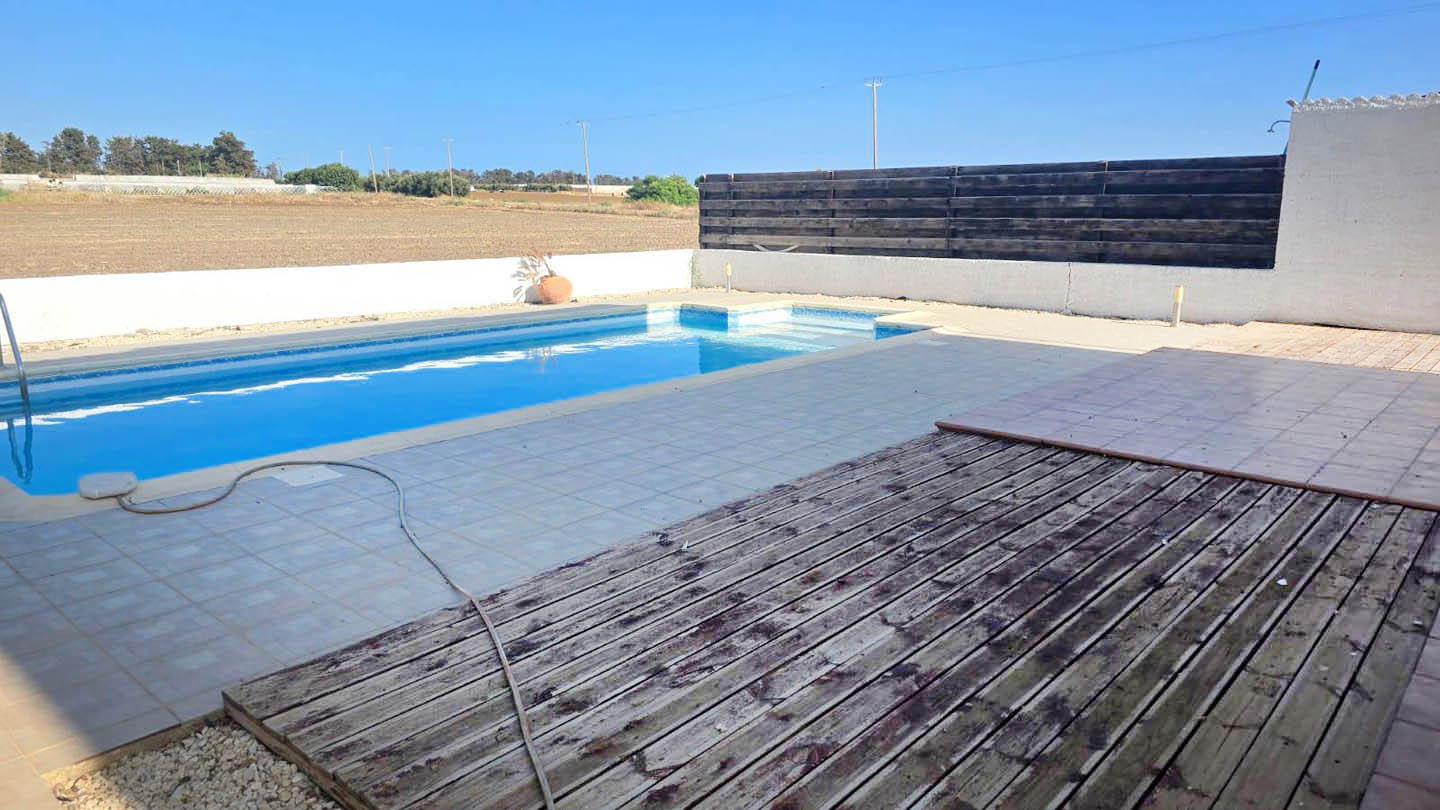 key-ready-villa-for-sale- paphos-cyprus9 3 bedroom Villa with Pool and Sea View Just Steps from the Beach