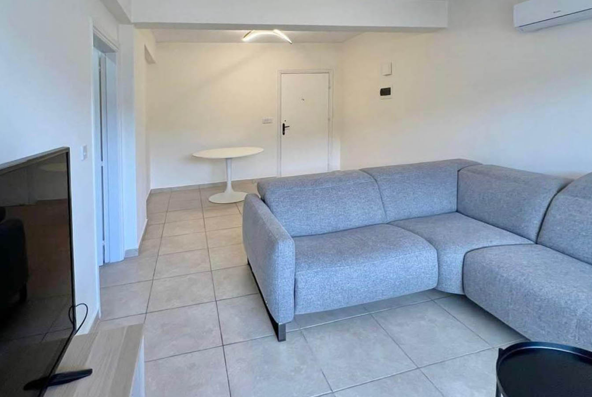 Modern Apartment with a Small Garden and Communal Swimming Pool