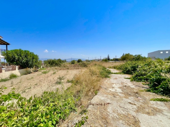A 480 sqm plot of land surrounded by nature