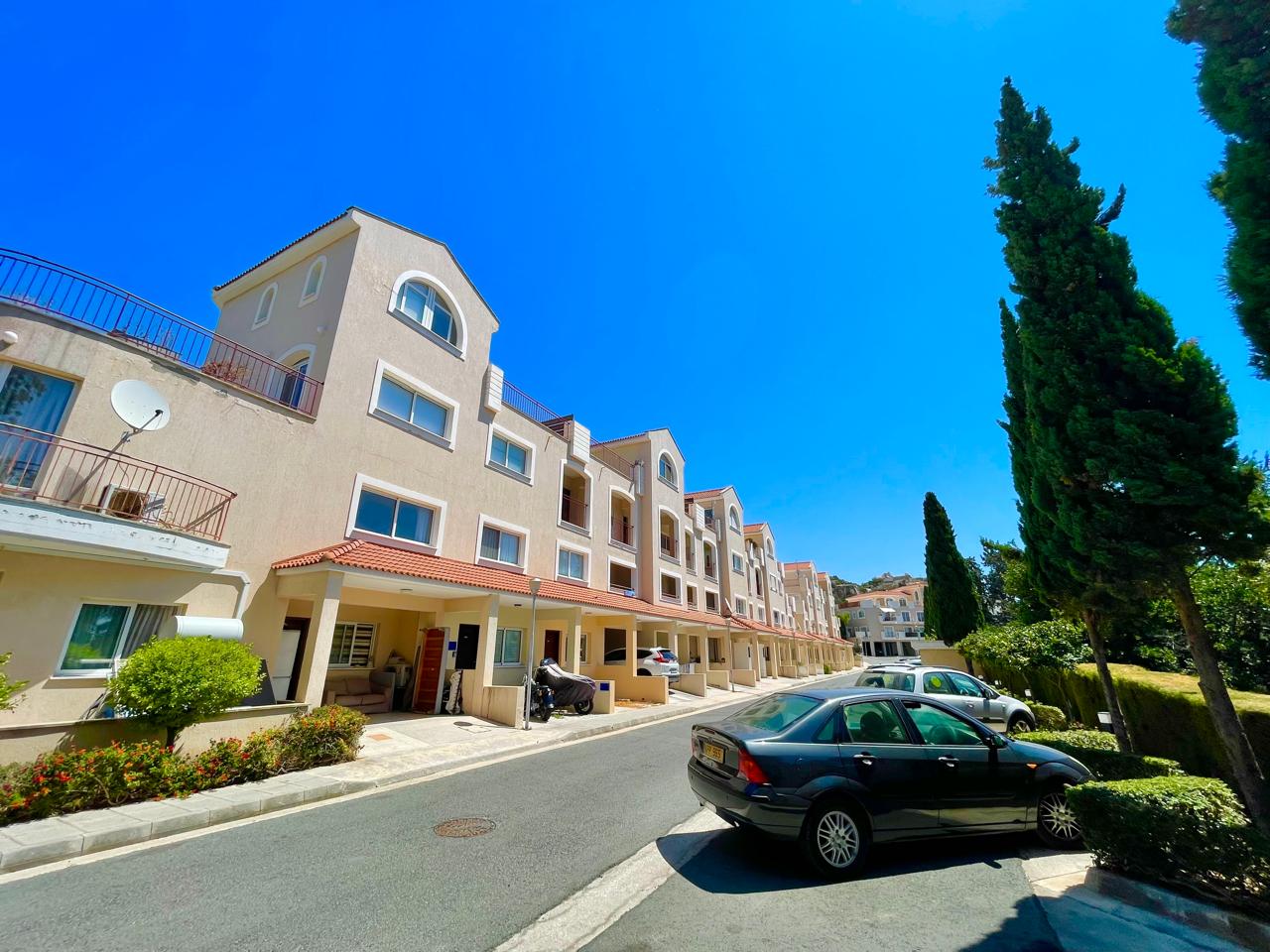 2-bedroom townhouse in a contemporary style