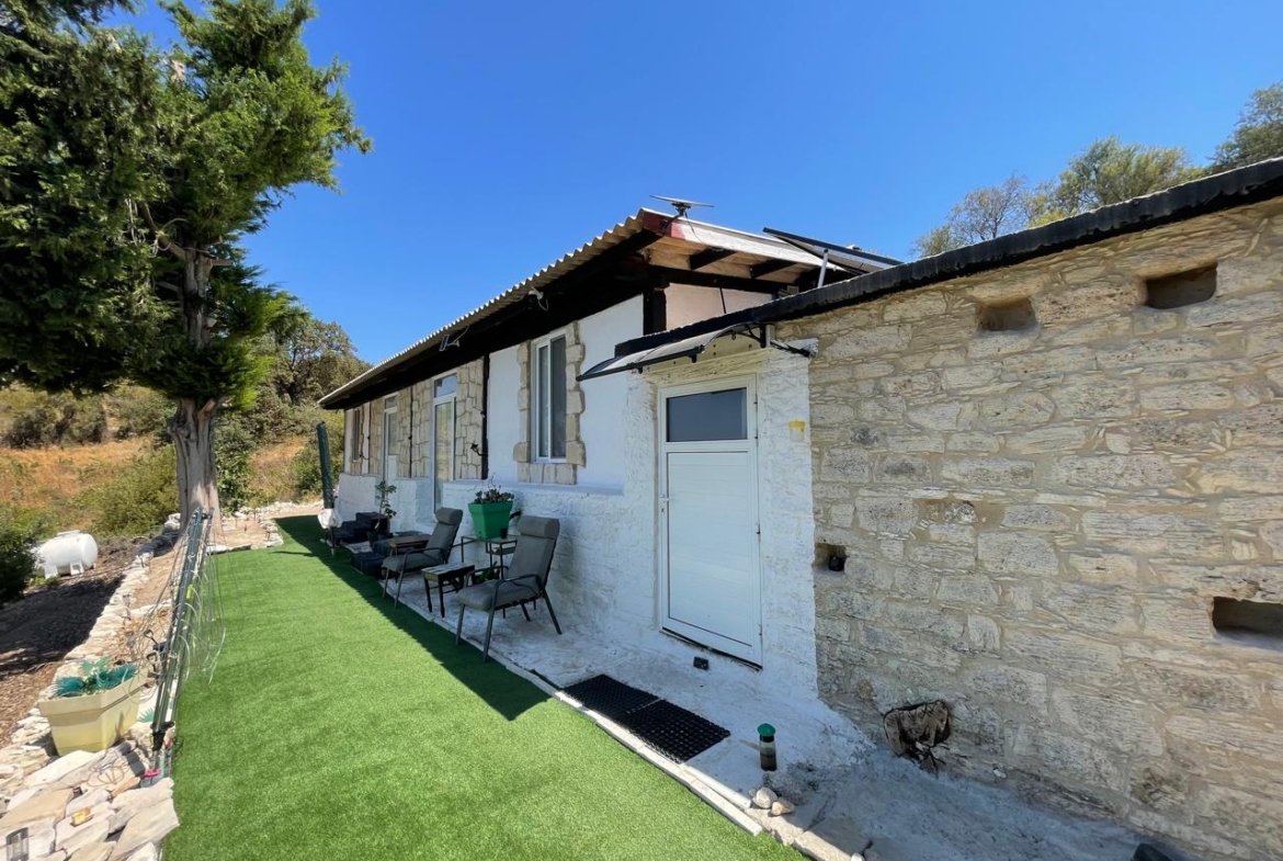 Stone House with 2 Bedrooms, Panoramic Views and Autonomous Systems