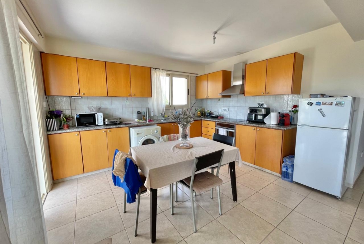 Spacious 2-Bedroom Penthouse easily adapts to a wide variety of lifestyles