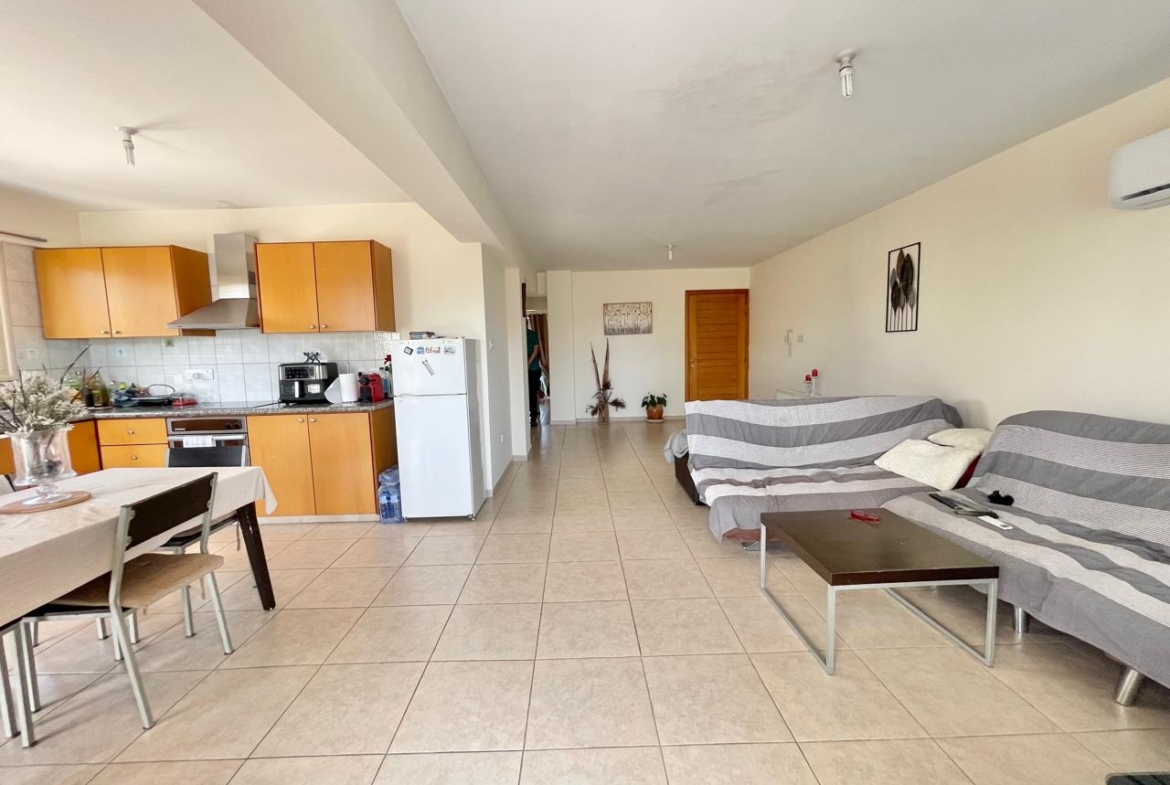 Spacious 2-Bedroom Penthouse easily adapts to a wide variety of lifestyles