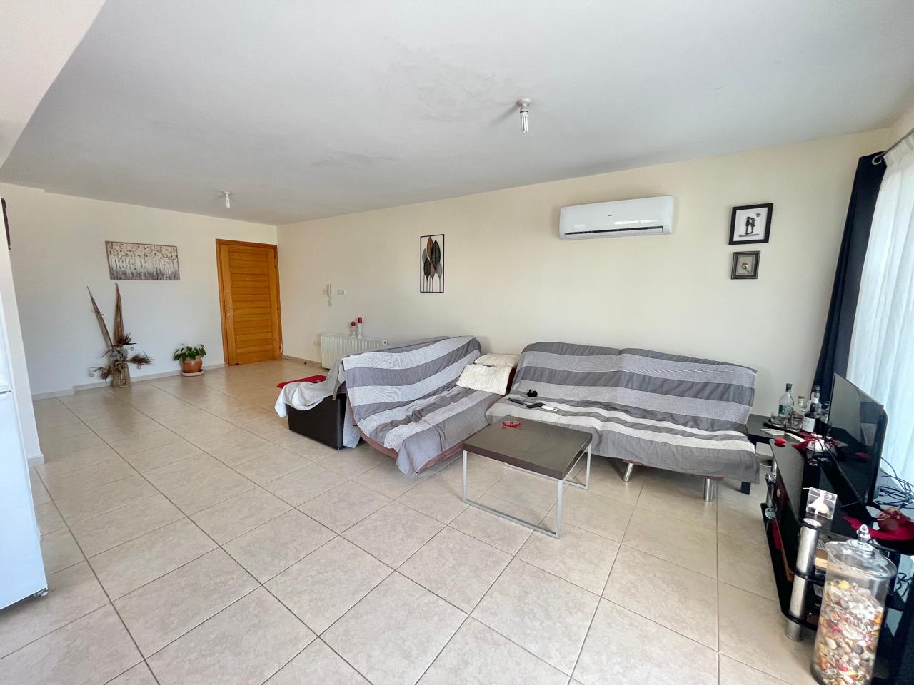 Spacious 2-Bedroom Penthouse easily adapts to a wide variety of lifestyles