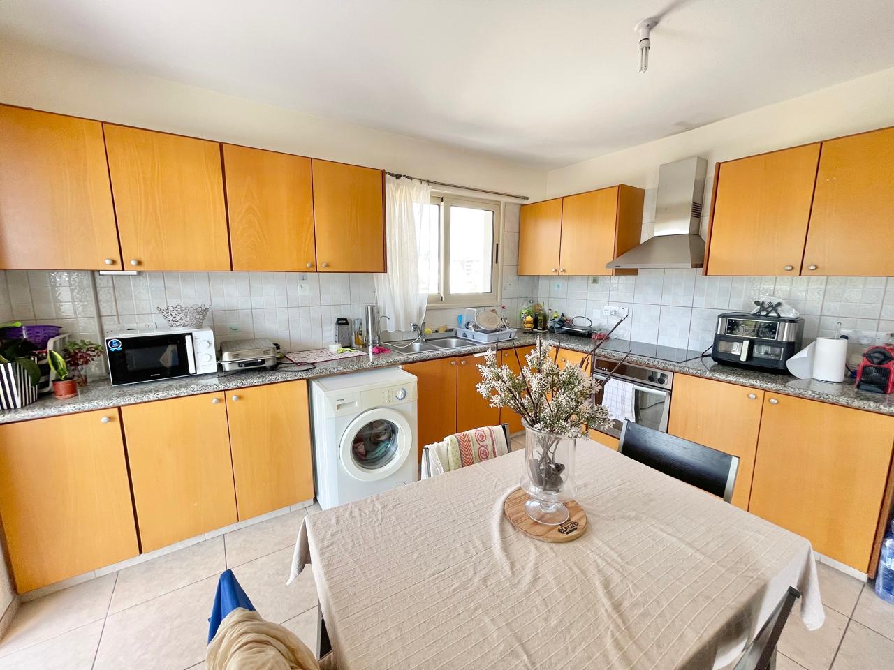 Spacious 2-Bedroom Penthouse easily adapts to a wide variety of lifestyles