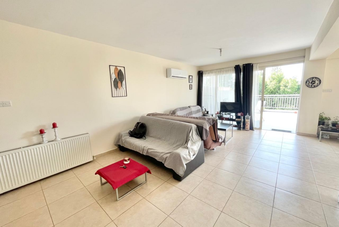 Spacious 2-Bedroom Penthouse easily adapts to a wide variety of lifestyles