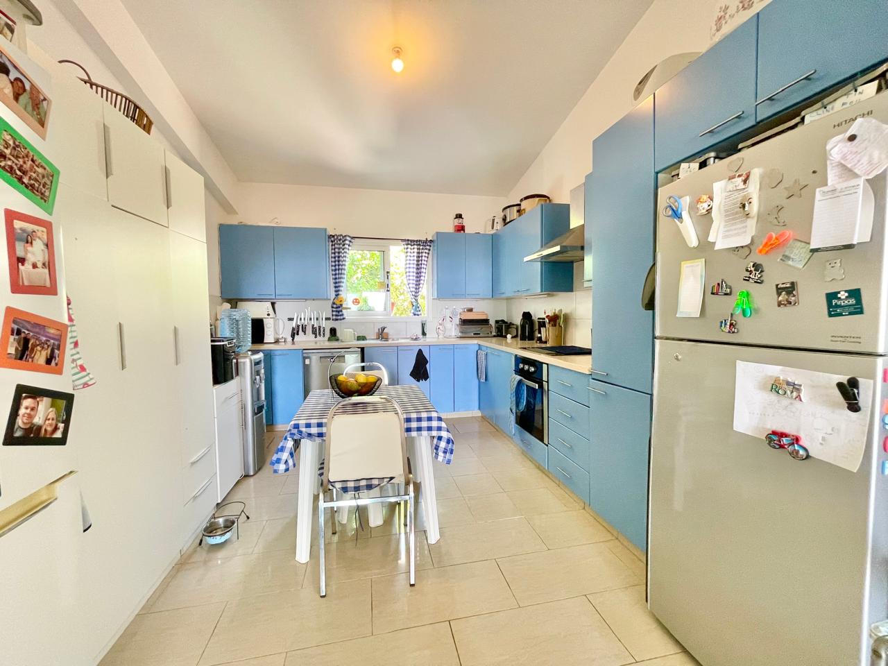 Spacious three bedroom bungalow very close to sea and beaches