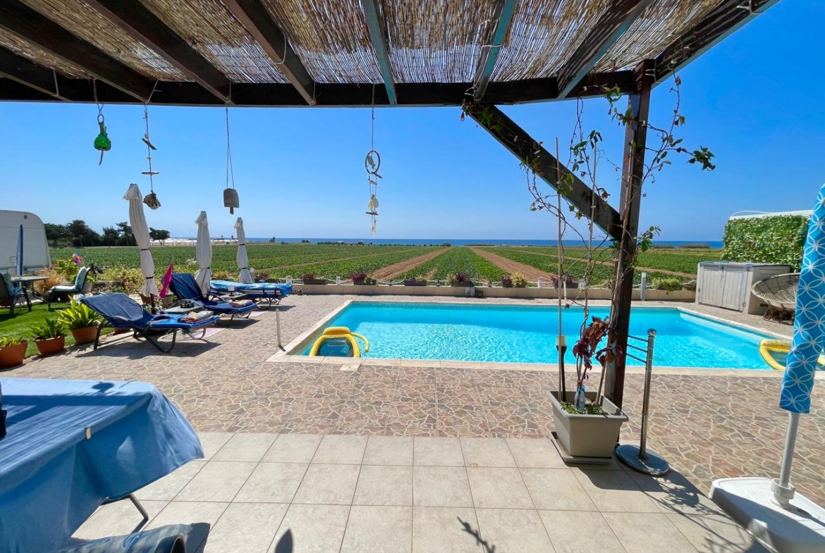Spacious three bedroom bungalow very close to sea and beaches