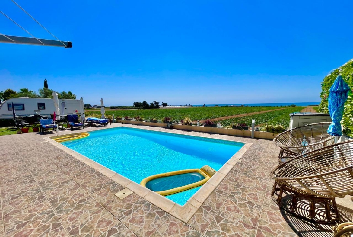 Spacious three bedroom bungalow very close to sea and beaches