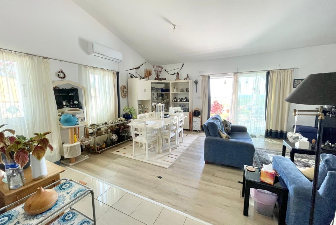 Spacious three bedroom bungalow very close to sea and beaches