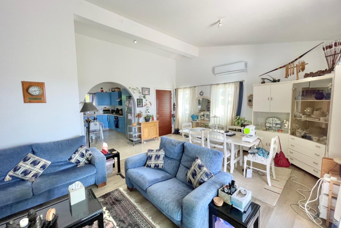 Spacious three bedroom bungalow very close to sea and beaches