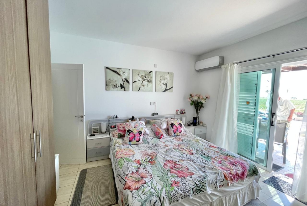 Spacious three bedroom bungalow very close to sea and beaches