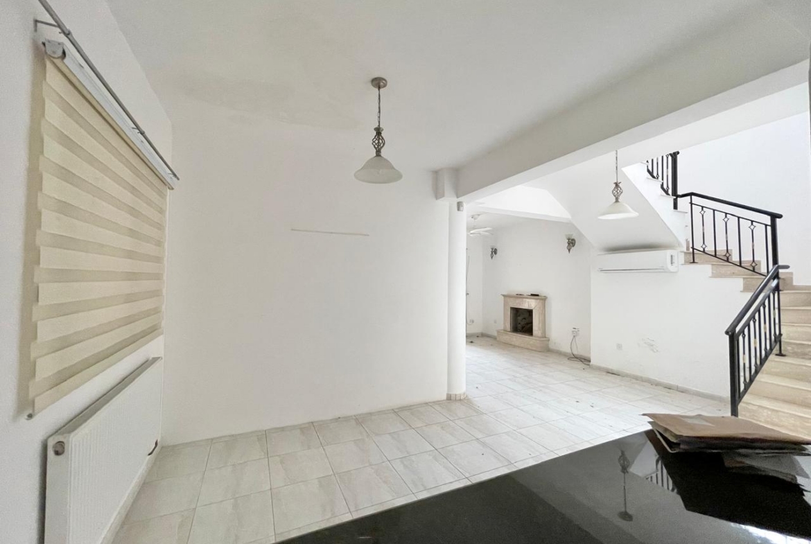 4-Bedroom Villa with Pool