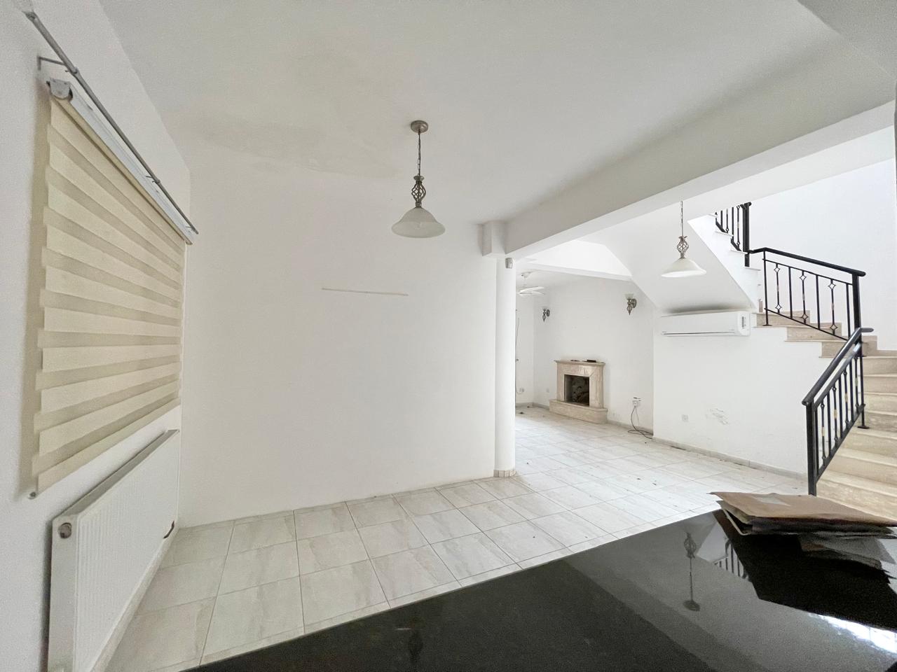 4-Bedroom Villa with Pool