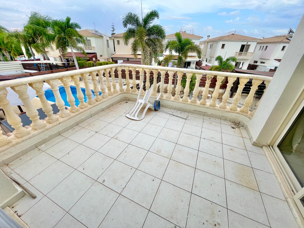 4-Bedroom Villa with Pool