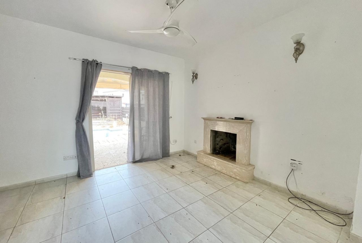 4-Bedroom Villa with Pool