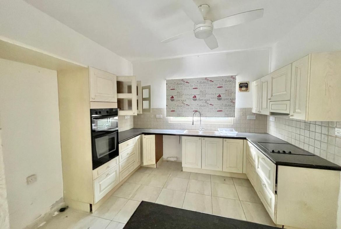 4-Bedroom Villa with Pool