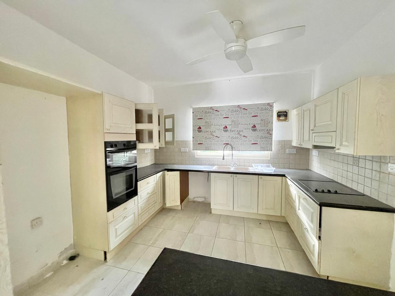 4-Bedroom Villa with Pool