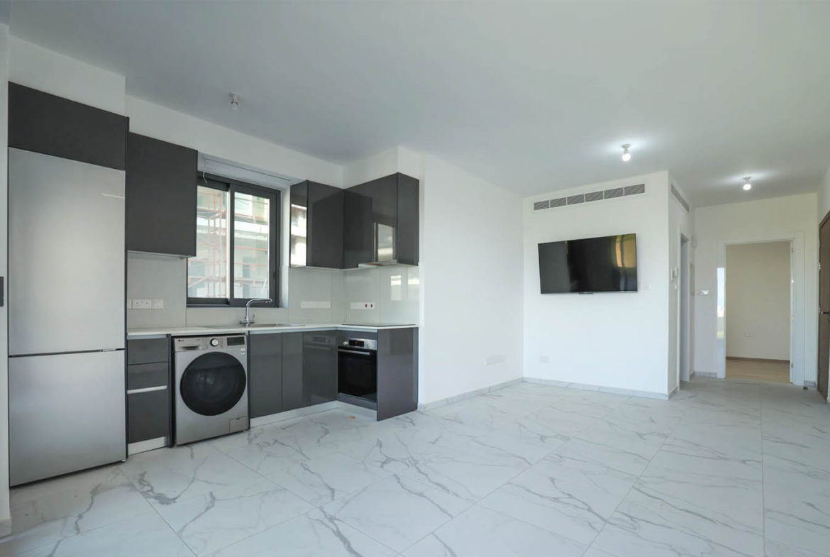 Contemporary 3-Bedroom Apartment near Mackenzie Beach
