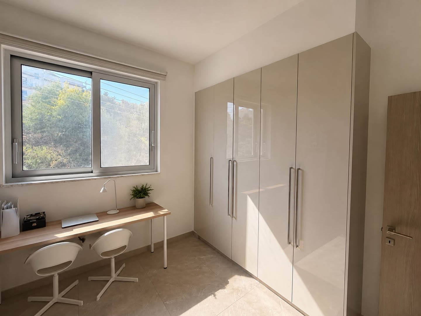 new-key-ready-apartment-for-sale-limassol10 Spacious 2-Bedroom Apartment with High Ceilings
