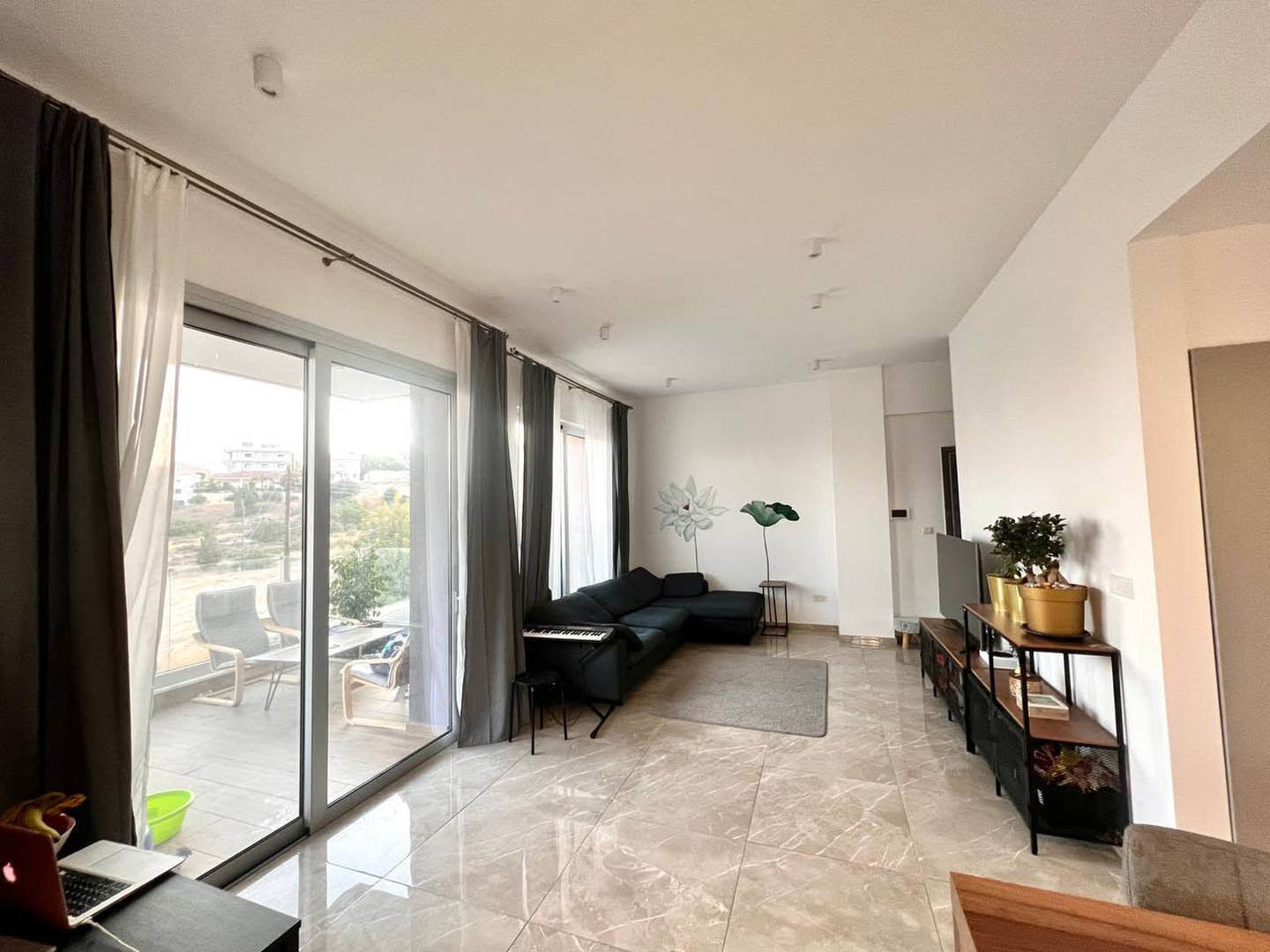 new-key-ready-apartment-for-sale-limassol5 Spacious 2-Bedroom Apartment with High Ceilings