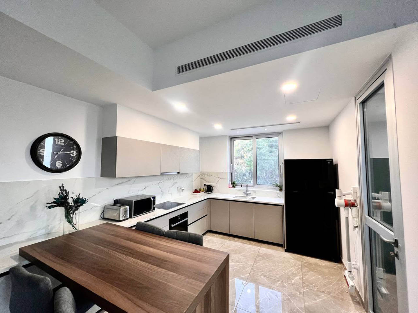 new-key-ready-apartment-for-sale-limassol6 Spacious 2-Bedroom Apartment with High Ceilings