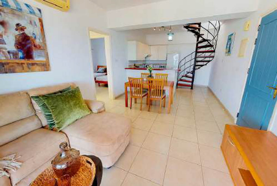 2-Bedroom Apartment with a Private Roof Terrace