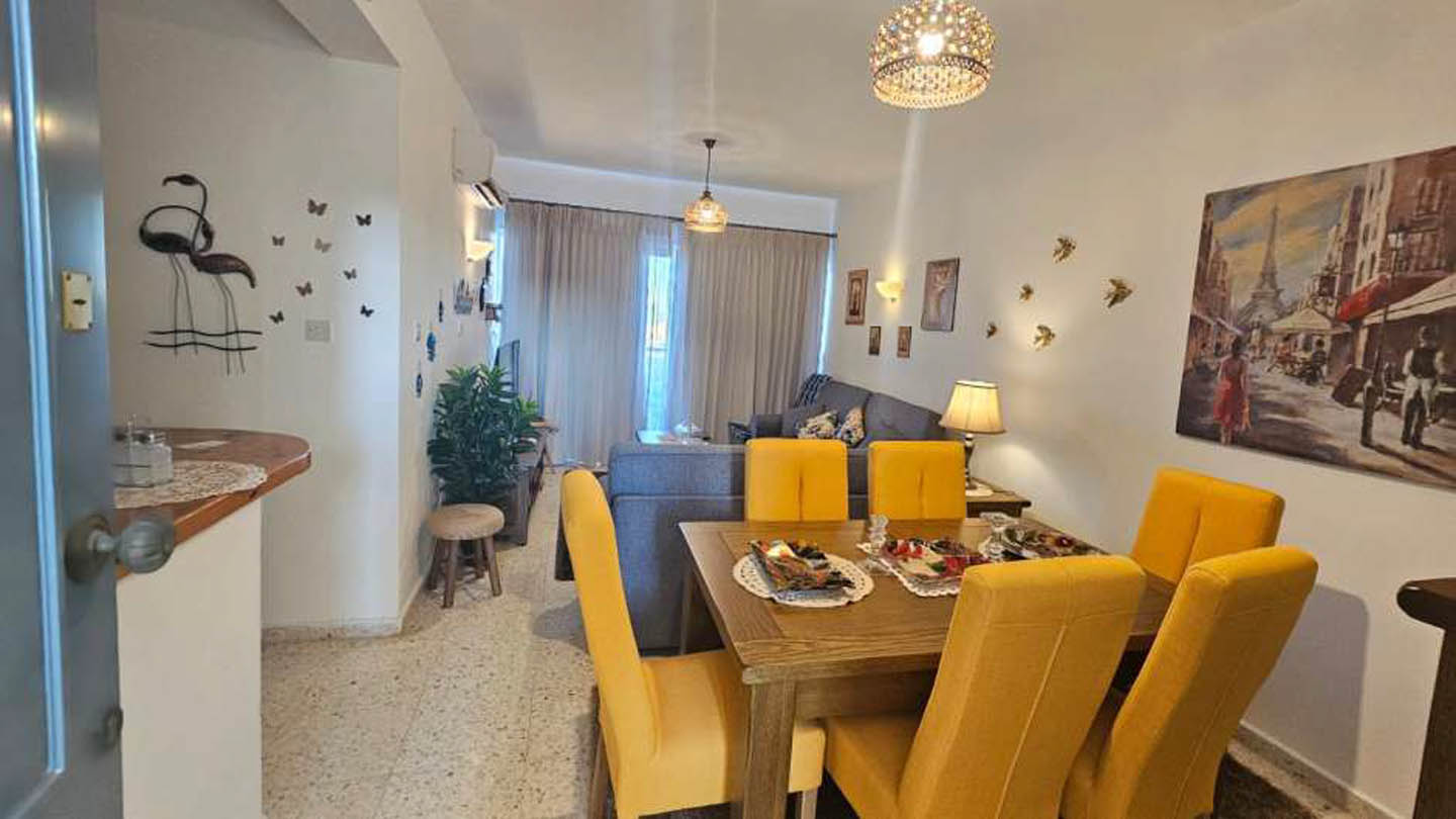 2-Bedroom Apartment on the top floor Close to the Sea