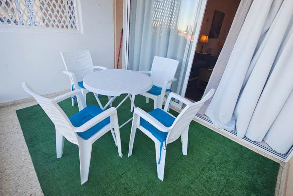 2-Bedroom Apartment on the top floor Close to the Sea