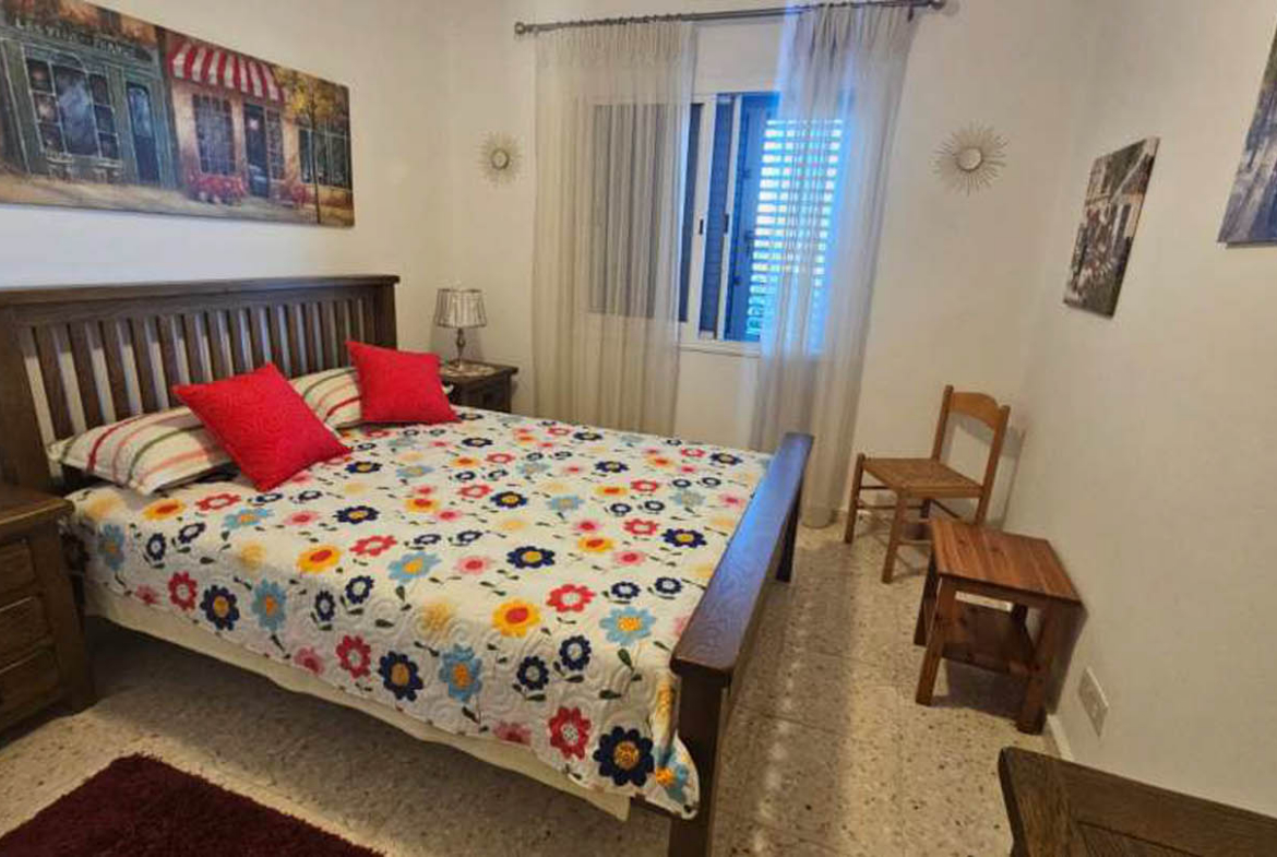 2-Bedroom Apartment on the top floor Close to the Sea