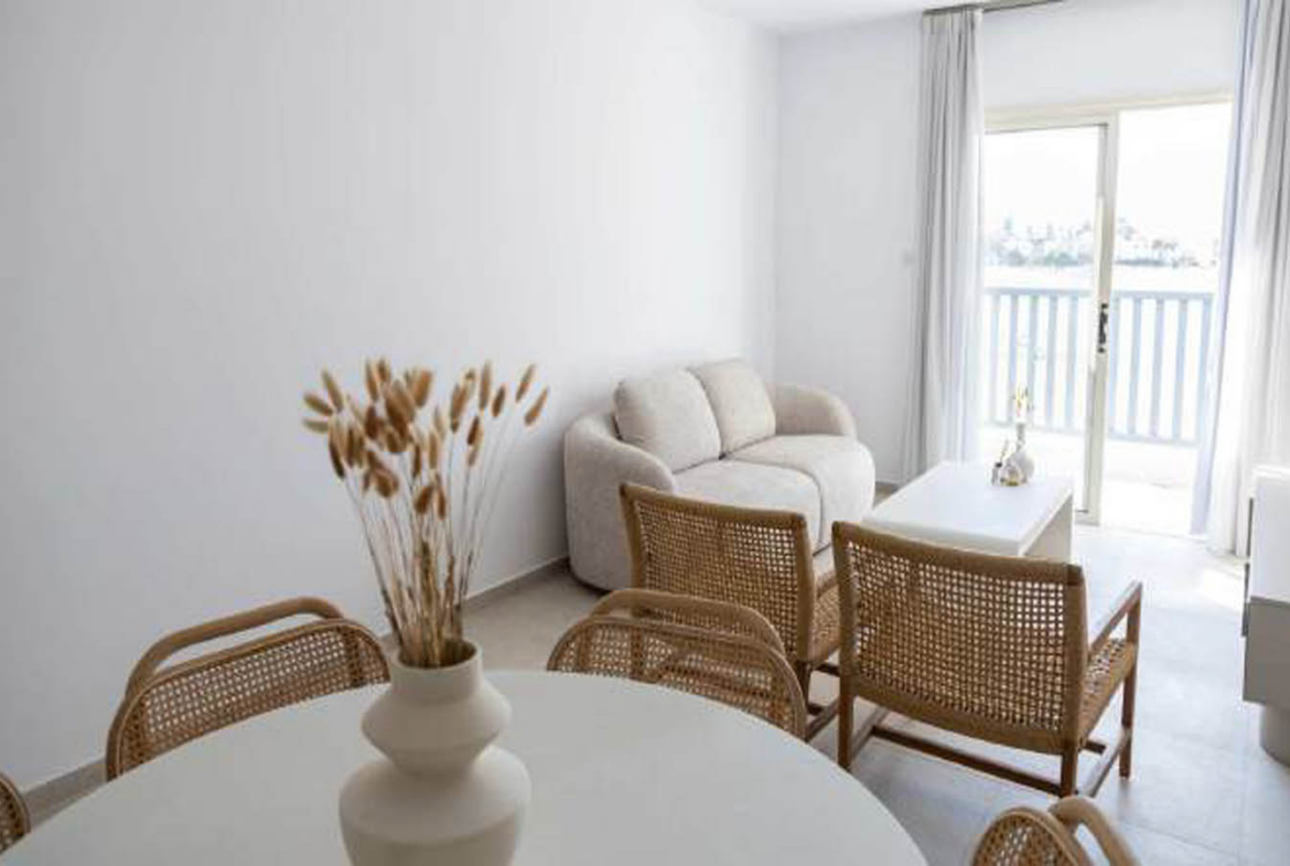 Bright Fully Furnished 2-Bedroom Apartment Close to the Sea