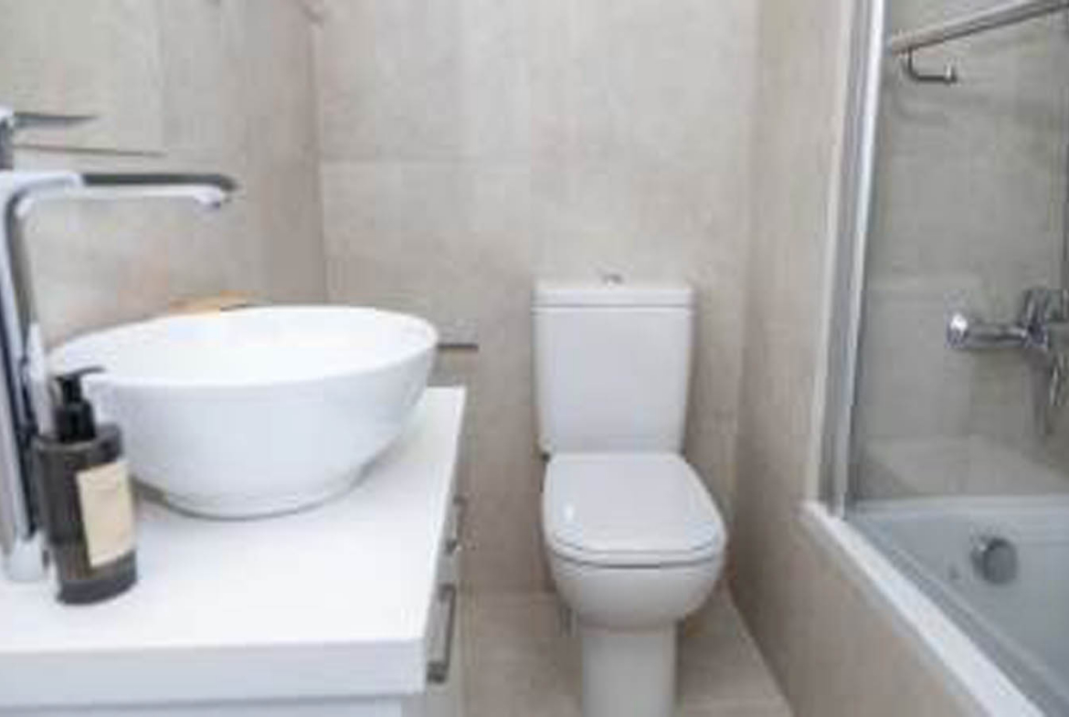 Bright Fully Furnished 2-Bedroom Apartment Close to the Sea