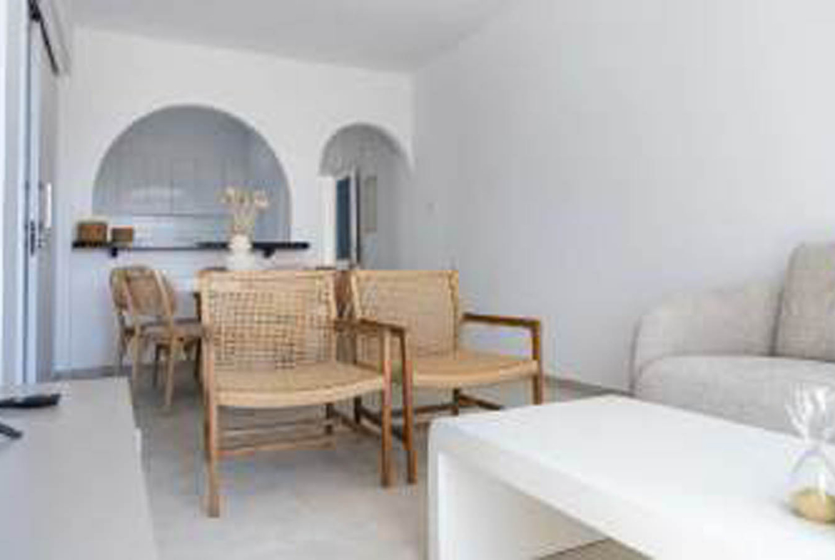Bright Fully Furnished 2-Bedroom Apartment Close to the Sea