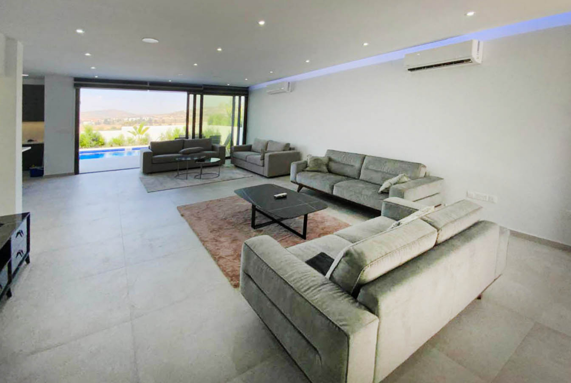 3-Bedroom Villa with a Private Swimming Pool and Panoramic Roof Terrace