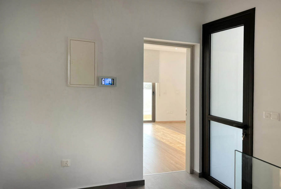 New 3-Bedroom Villa, Swimming Pool, Roof Terrace
