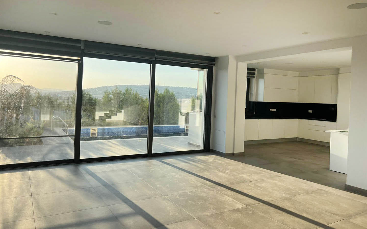 New 3-Bedroom Villa, Swimming Pool, Roof Terrace