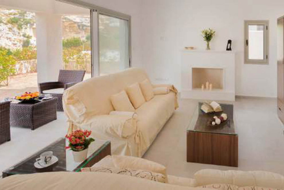 4-Bedroom Villa with the Atmosphere of Peaceful Countryside Living