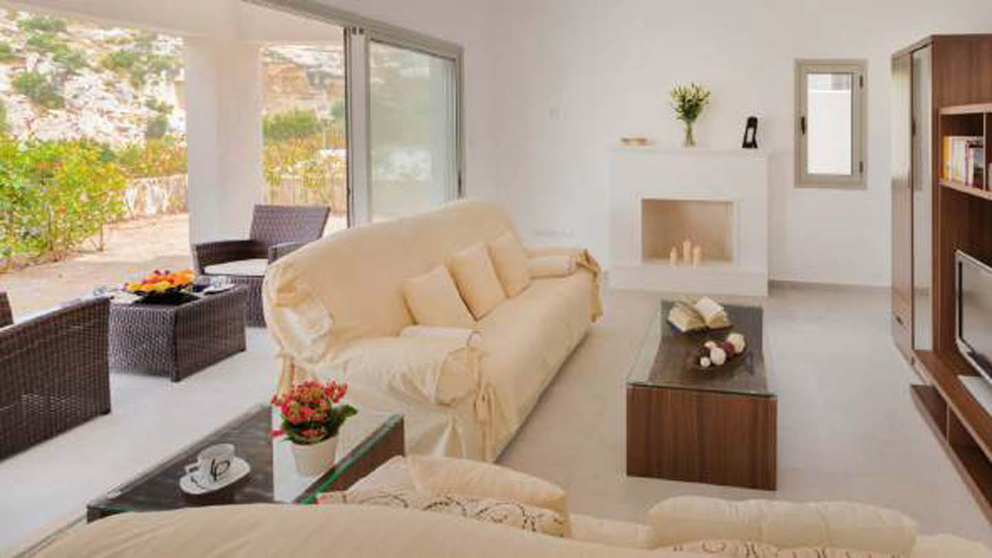 4-Bedroom Villa with the Atmosphere of Peaceful Countryside Living