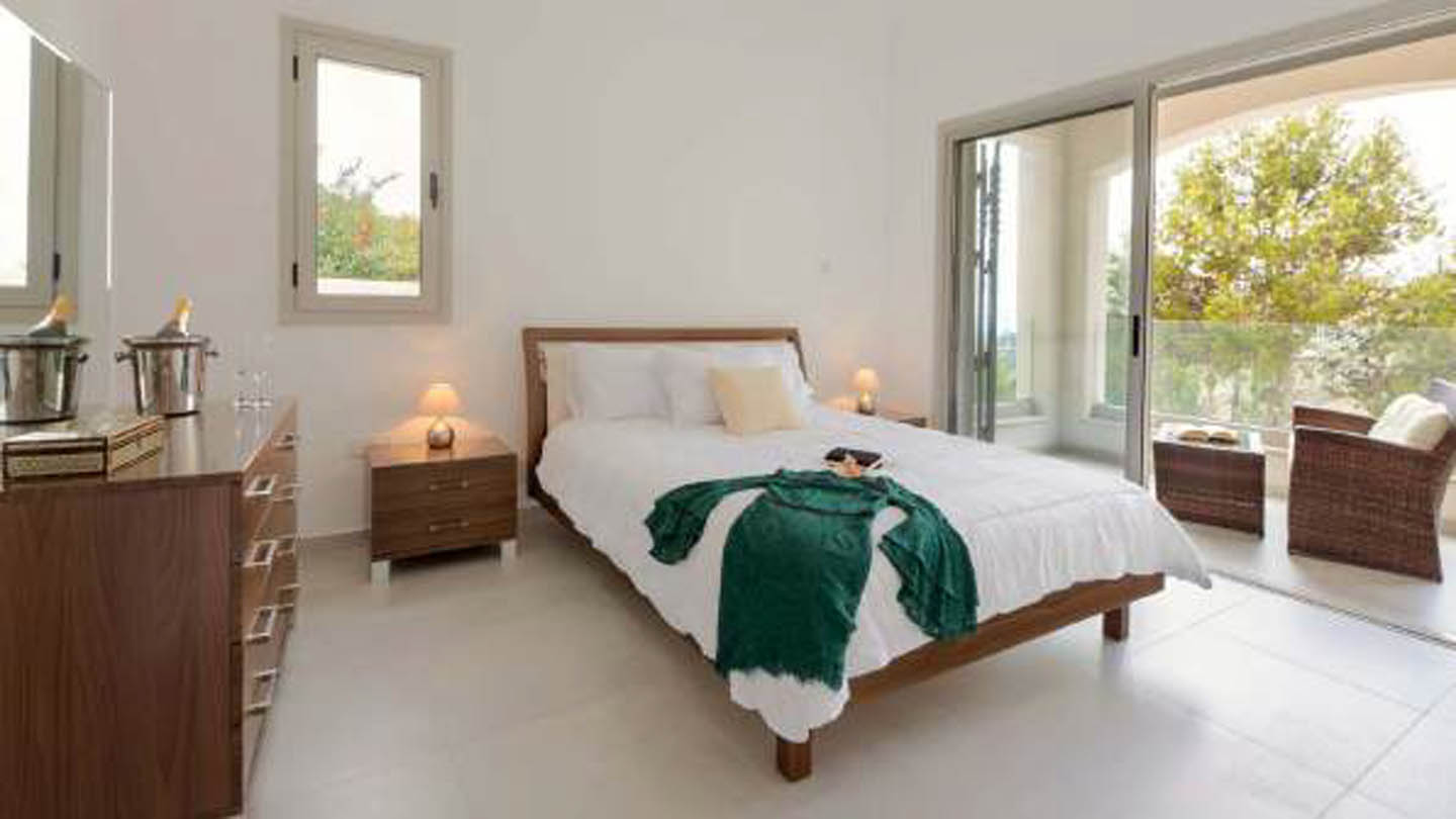 4-Bedroom Villa with the Atmosphere of Peaceful Countryside Living