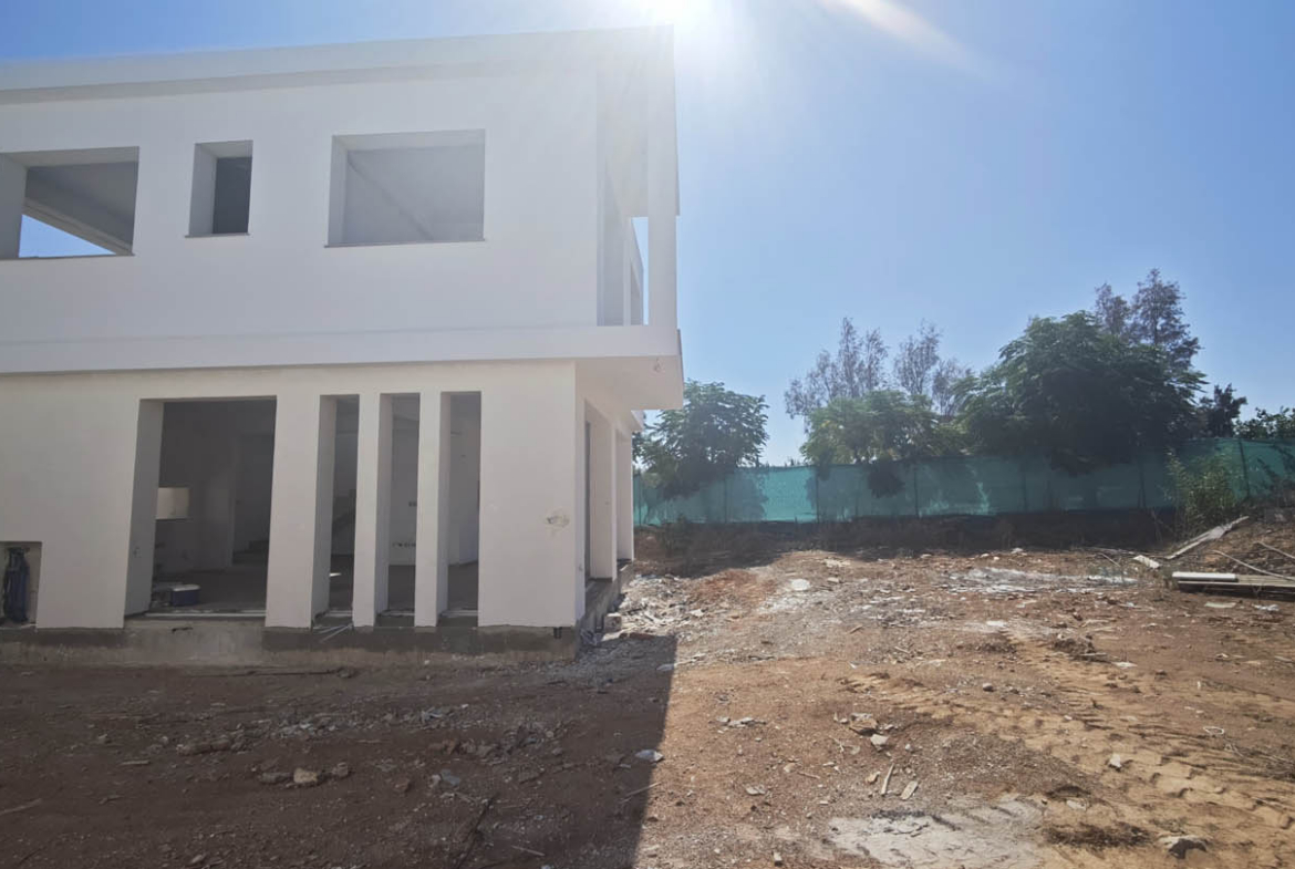 Modern 3-Bedroom Villa near the famous beaches