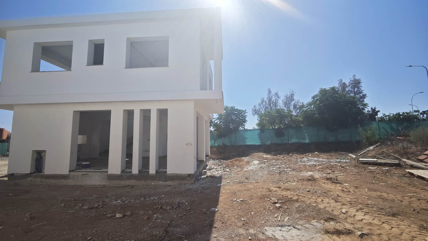 new-luxury-villa-for-sale-pernera-protaras-cyprus10 Modern 3-Bedroom Villa near the famous beaches